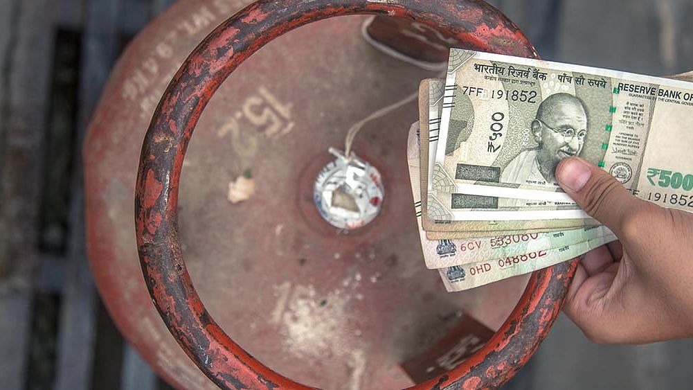 The subsidy on liquefied petroleum gas (cooking gas) cylinders for India’s newly-connected 73 million poor households should be increased.