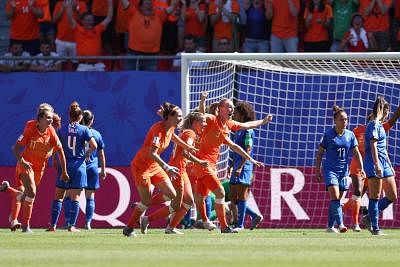 VALENCIENNES, June 29, 2019 (Xinhua) -- Stefanie Van Der Gragt (C) of the Netherlands celebrates scoring with her teammates during the quarterfinal between Italy and the Netherlands at the 2019 FIFA Women