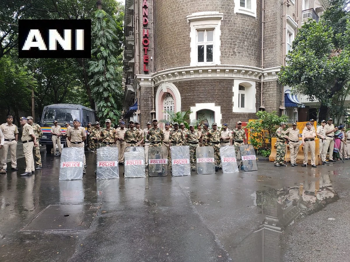 Raj Thackeray Grilled by ED, Leaves Office After 8 Hours