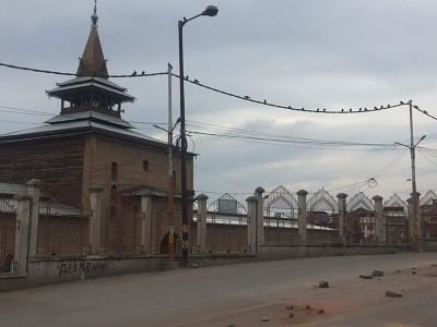 Srinagar: A view of deserted streets of Srinagar on Aug 13, 2019. (Photo: IANS)
