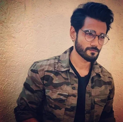 Budding Bollywood playback Yaseer Desai has been roped in to lend his voice for a musical web series spanning seven episodes. Each episode will revolve around different songs, which is the USP of the project.