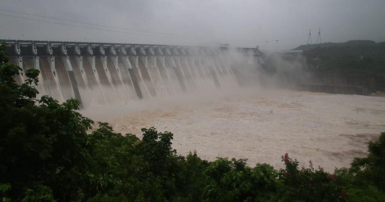 QAhmedabad: Heavy Rains Drench City; Narmada’s 26 Flood Gates Open