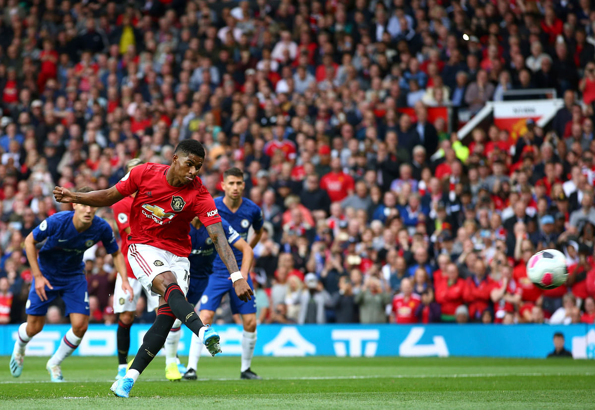 Manchester United beat Chelsea 4-0 to ruin Frank Lampard’s debut as a Premier League coach.