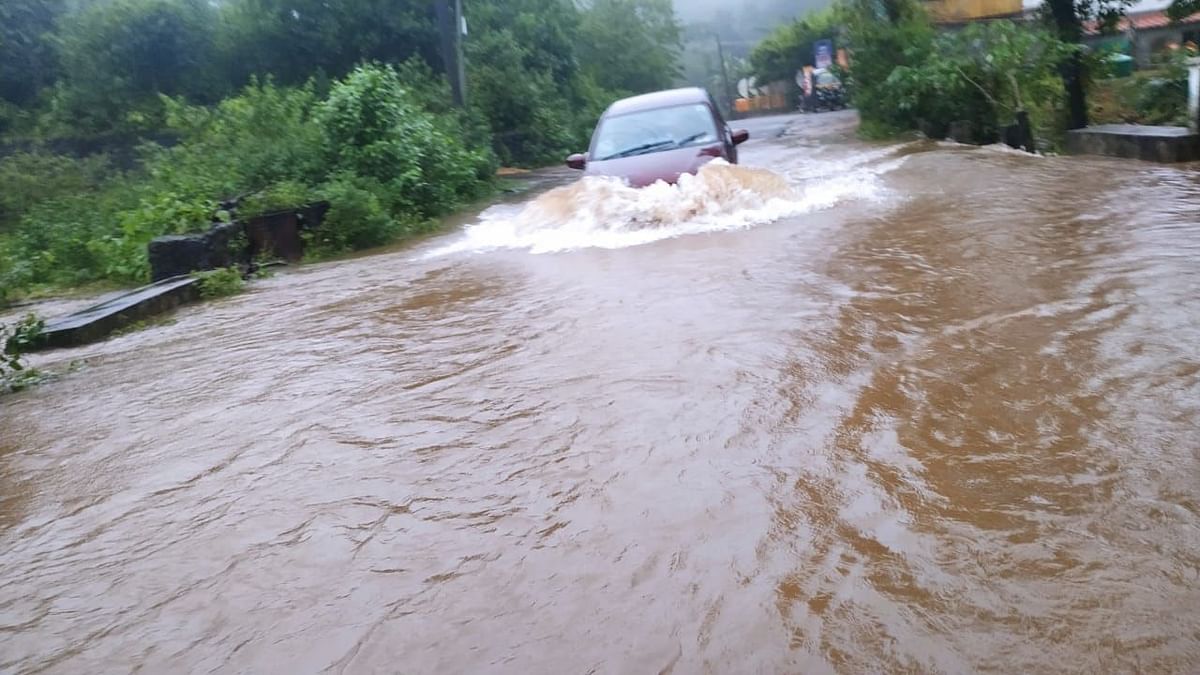 Kerala Floods: 8 Dead, 9,500 Evacuated; Red Alert in 4 Districts