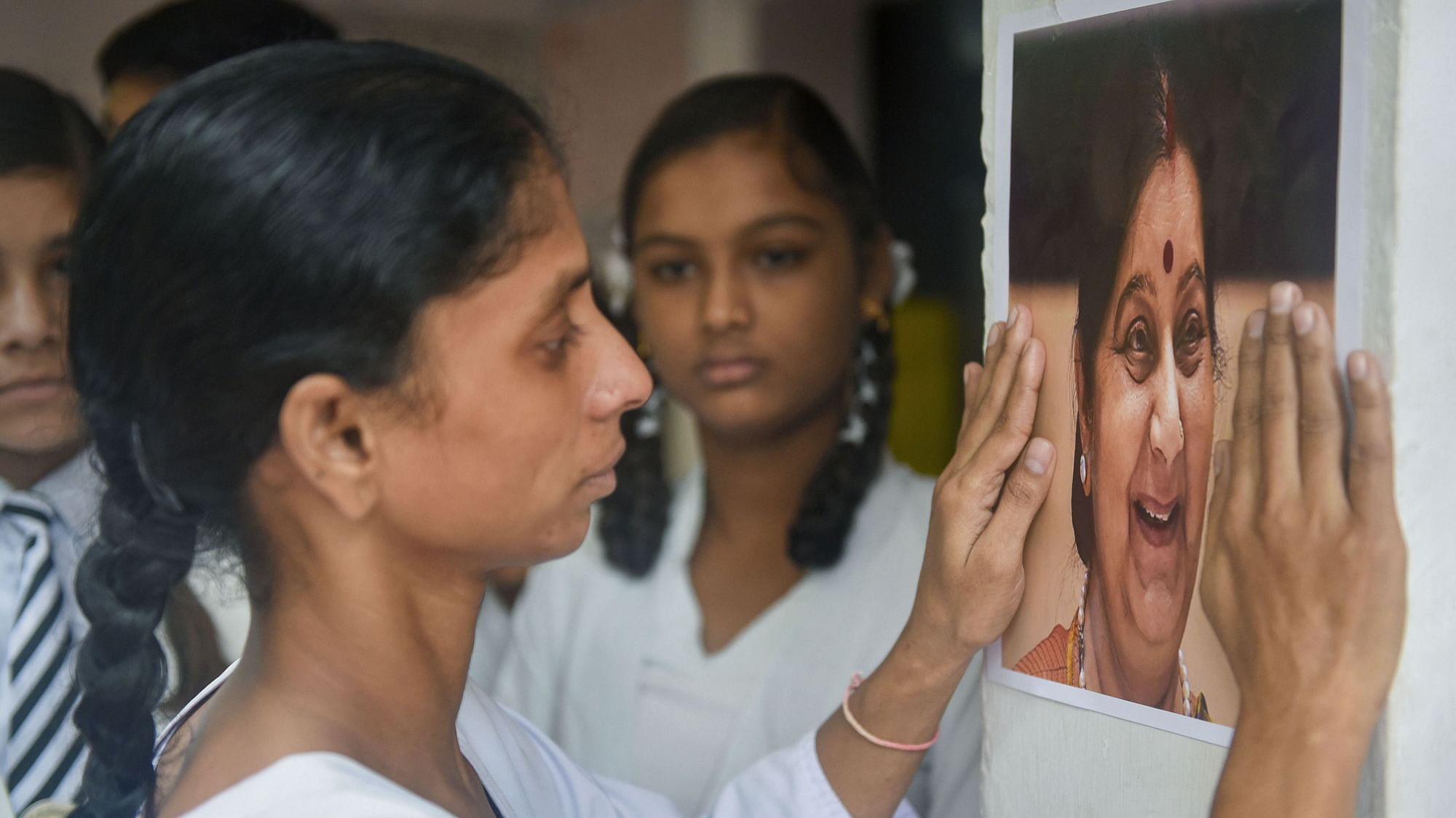 Geeta pays tribute to former BJP cabinet minister Sushma Swaraj during a condolence meeting in Indore on 7 August 2019.&nbsp;