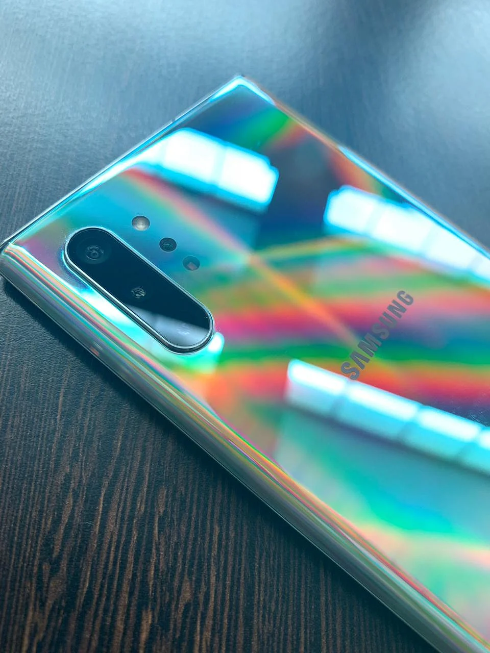 The Samsung Galaxy Note 10 comes with a triple rear camera setup.