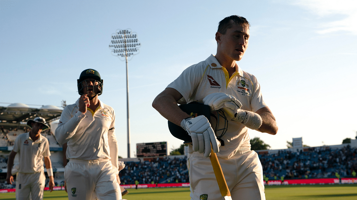 Australia bowled England out for 67 inside 28 overs as 16 wickets fell on Day 2 of the third Test.