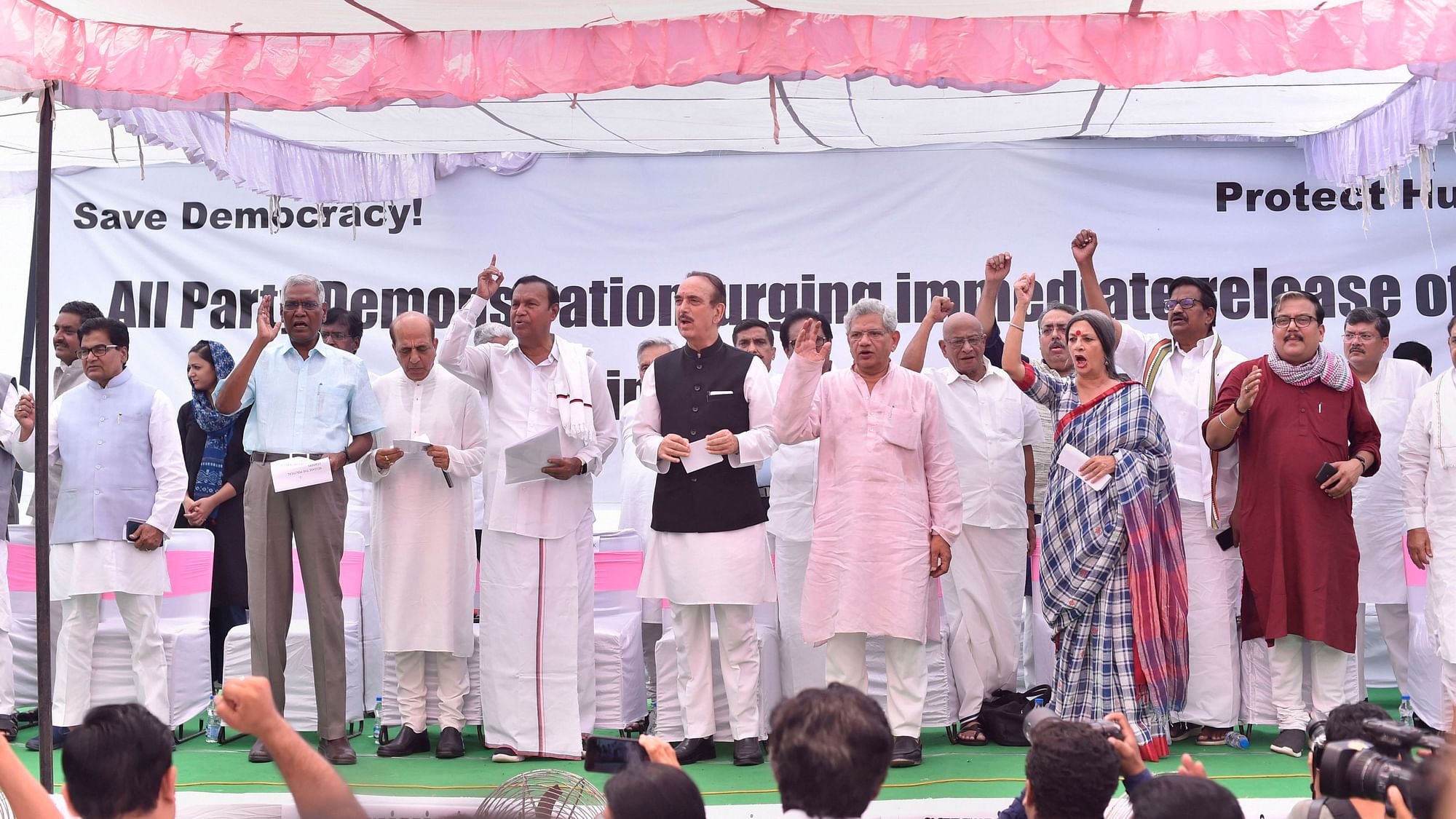 Opposition parties protest, demand release of leaders detained in J&amp;K, at Jantar Mantar in New Delhi on Thursday, 22 August