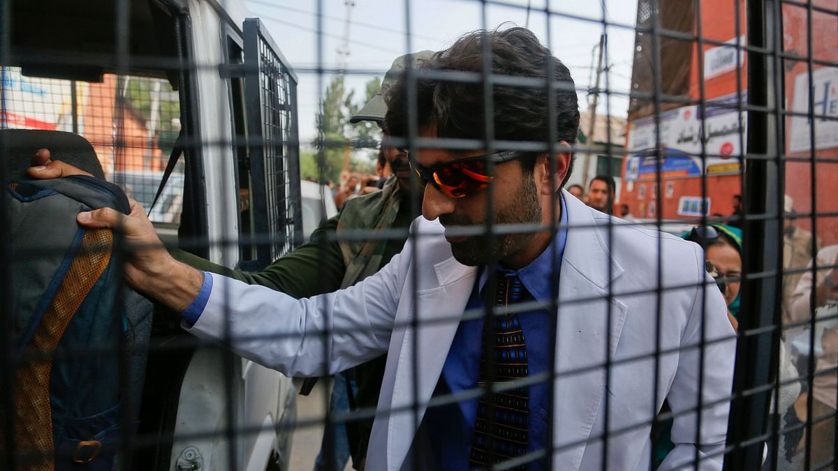 Kashmir Doc Says Hospitals in Crisis, Then Cops Take Him Away