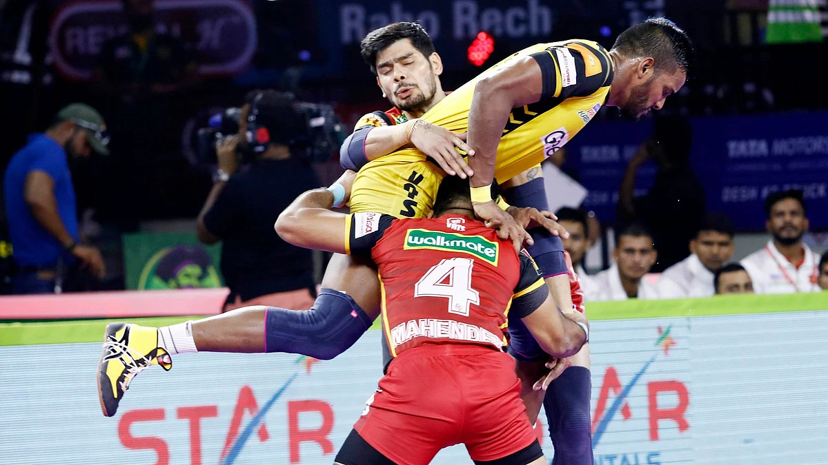 During half-time Bengaluru was leading 21-14.