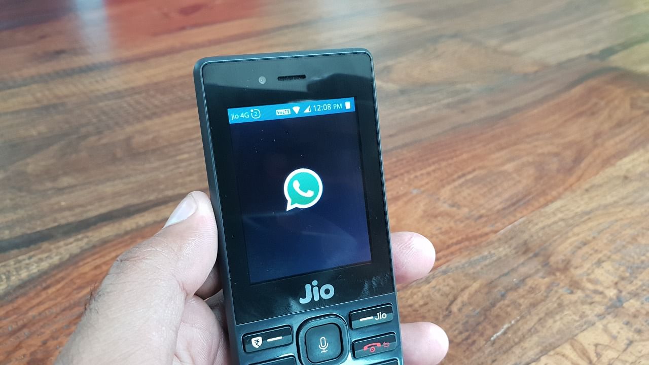 JioPhone supports popular apps like WhatsApp.