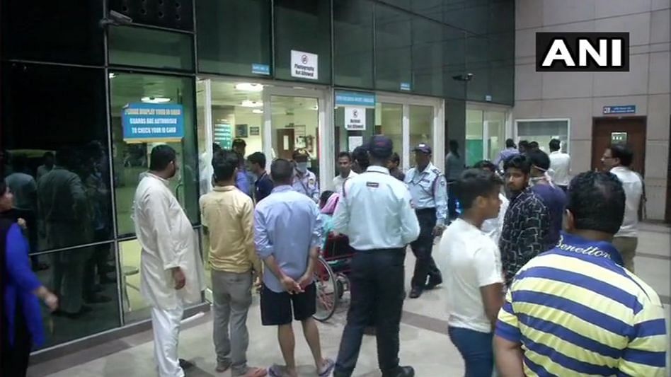 A mob of around 10 people attacked the two doctors and brutally thrashed them. 