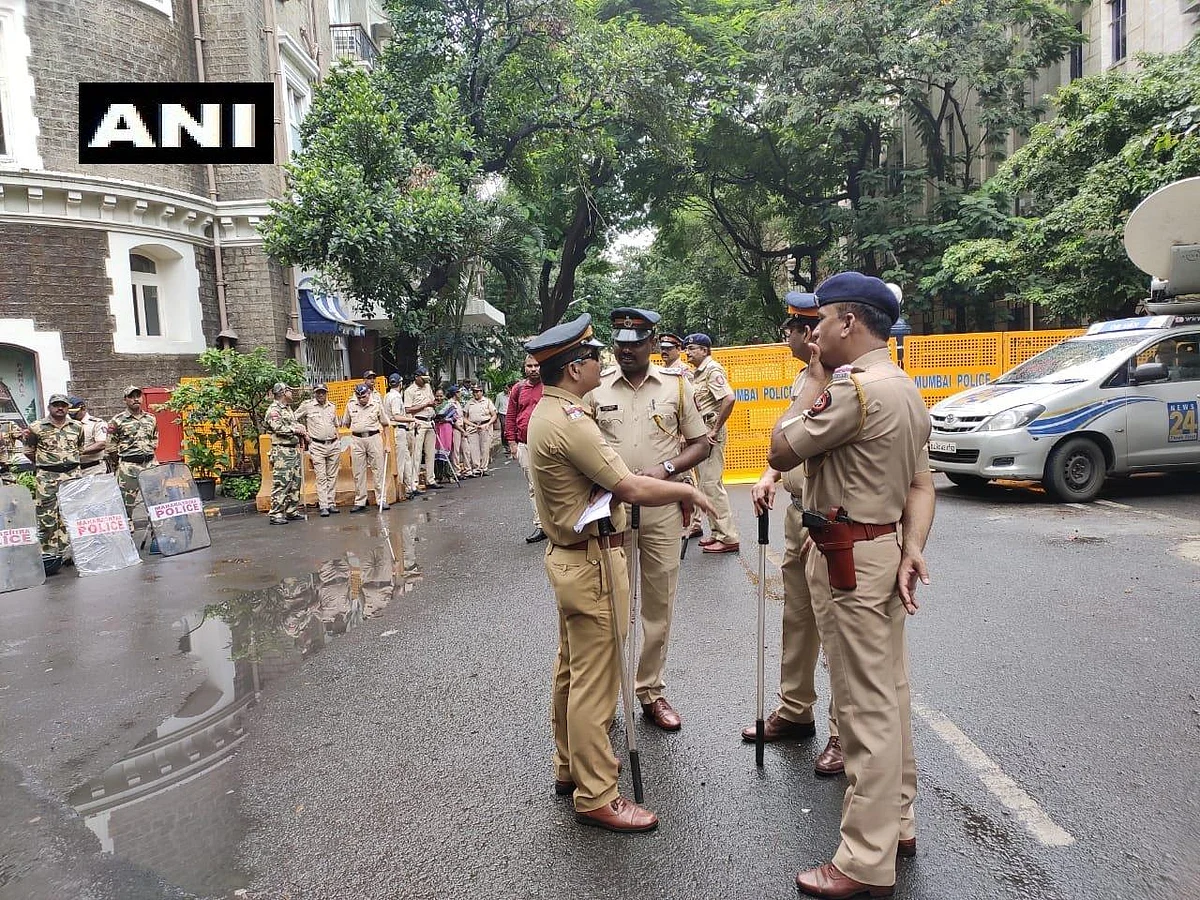 Raj Thackeray Grilled by ED, Leaves Office After 8 Hours
