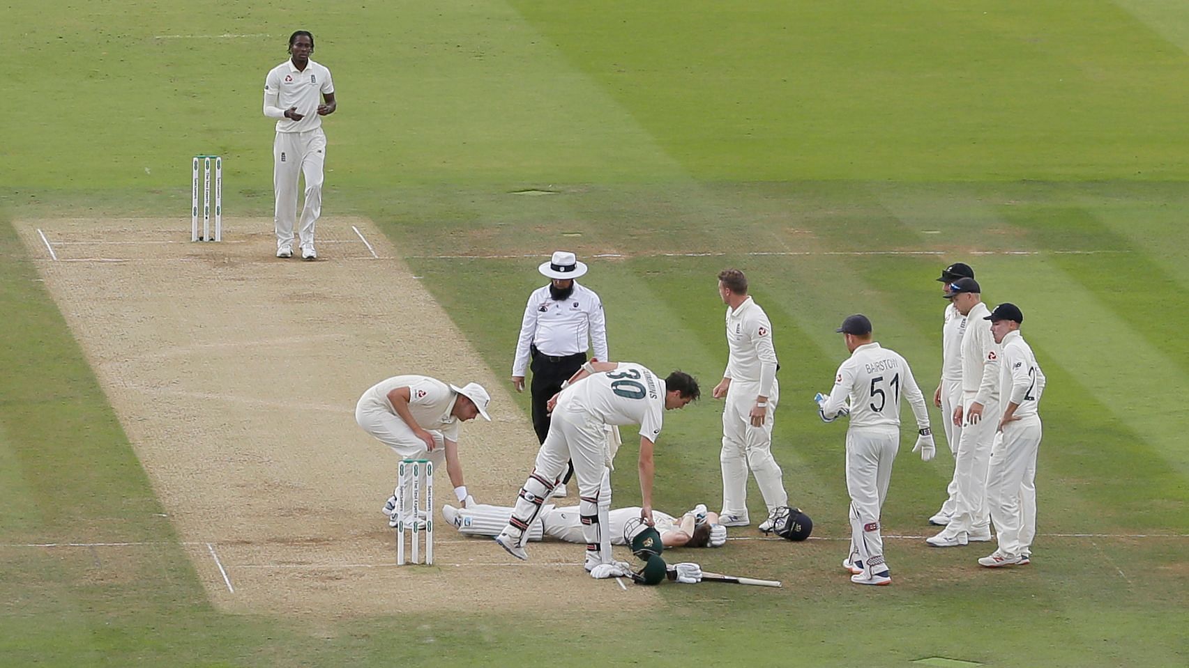 Steve Smith collapsed to the ground face first after the vicious ball from Jofra Archer smacked into the side of his neck.
