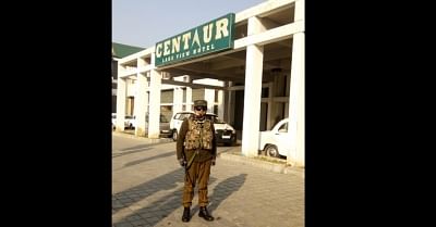 What are political detainees in Srinagar’s Centaur Lake View Hotel doing? 