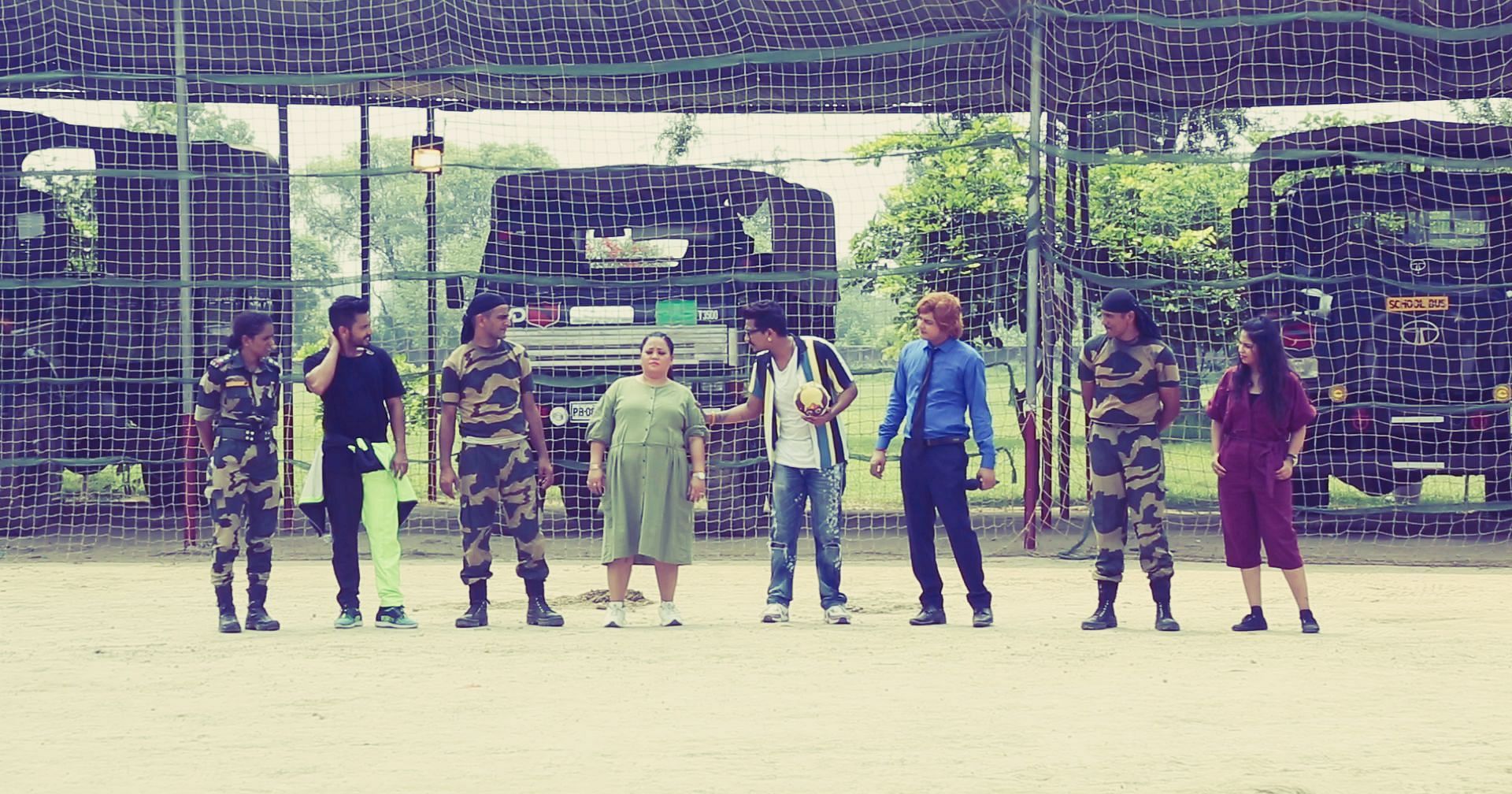 Saluting BSF Jawans at Wagah Border With Bharti Singh on I-Day