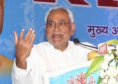 Patna: Bihar Chief Minister Nitish Kumar addresses during a programme 0rganised to felicitate teachers on the occasion of Teachers