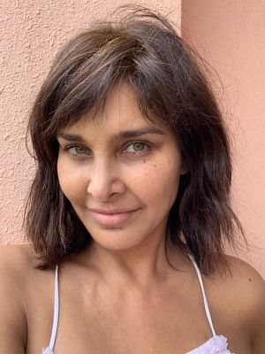 At a time when filters dominate the world of social media, Lisa Ray has come out and shared an unfiltered picture of herself. In the photo, the actress appears to be without makeup and yet looks very pretty.
