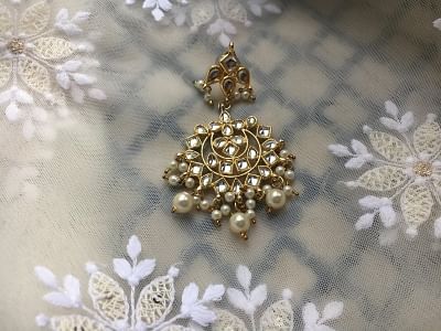 Two friends got separated from each other at the time of partition of India, left with an earring each from a single pair as a memory of each other. Will this earring reunite the two? The story of this human relationship amidst the tragedy of Partition is doing the rounds on Twitter and social media users have been helping to reunite the two.