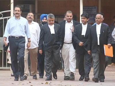 Solicitor General Tushar Mehta (C). (Photo: IANS)