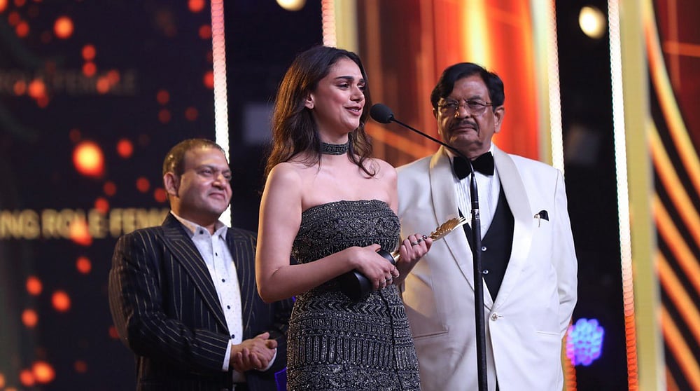 20th Iifa Awards 2019 Winners Full List Alia Bhatt Ranveer Singh Vicky Kaushal Among Winners Of Bollywood Awards Day 1 of iifa utsavam 2017 held in hyderabad celebrated talent from the malayalam and tamil film industries. 20th iifa awards 2019 winners full list