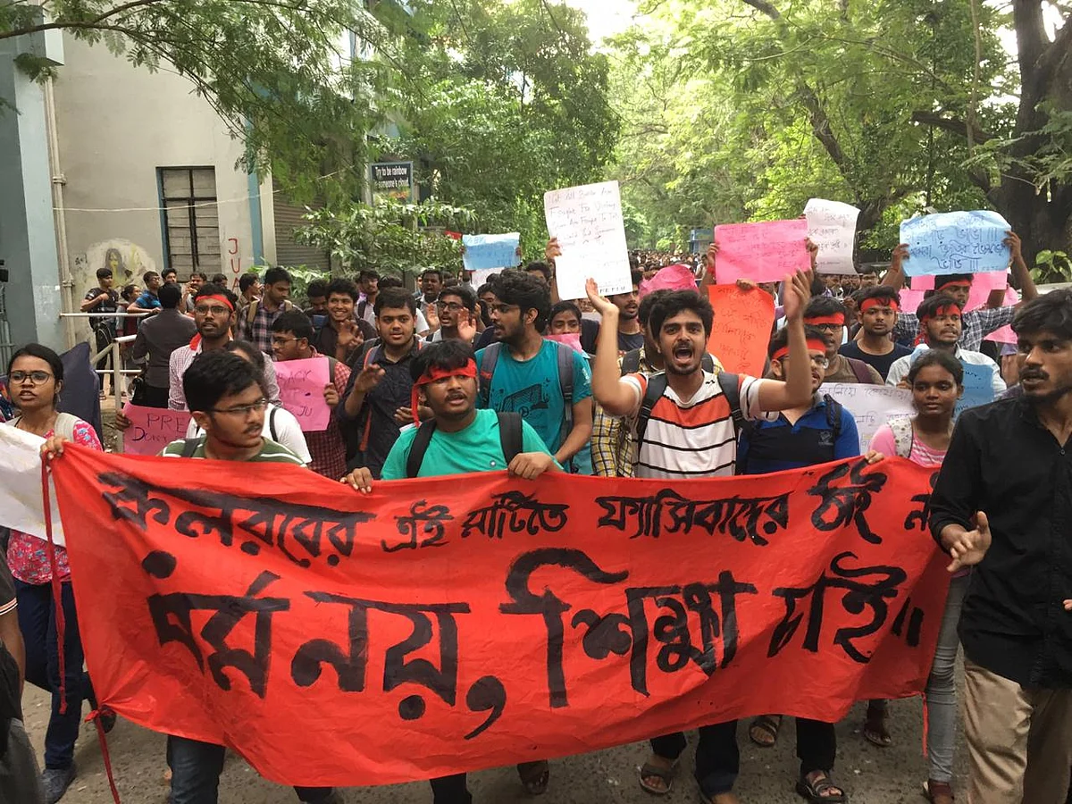 ABVP Ends Demonstration After Failing to Enter Jadavpur University