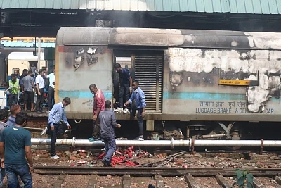 New Delhi: The rear power car of the Chandigarh-Kochuvalli Express where a fire broke out at 1.40 p.m. at platform No. 8. of the New Delhi Railway Station, on Sep 6, 2019. No one was injured in the incident. The fire has been doused. (Photo: IANS)