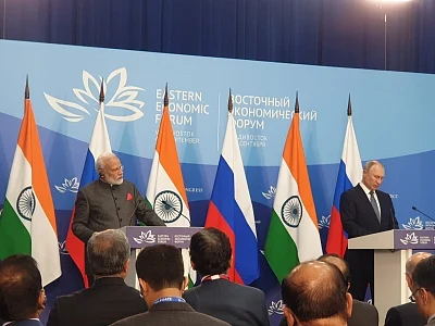 Vladivostok: Prime Minister Narendra Modi and Russian President Vladimir Putin issue Joint Press Statement, in Vladivostok on Sep 4, 2019. (Photo: IANS)