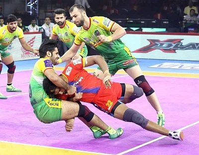 Bengaluru: Players in action during Pro Kabaddi Season 7 match between Patna Pirates and UP Yoddha at Kanteerava Stadium in Bengaluru on Sep 6, 2019. (Photo: IANS)