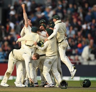 London: England players celebrate after winning the 5th Test match against Australia at Kennington Oval in London on Sep 15, 2019. England won by 135 runs. (Photo: Twitter/@ICC)
