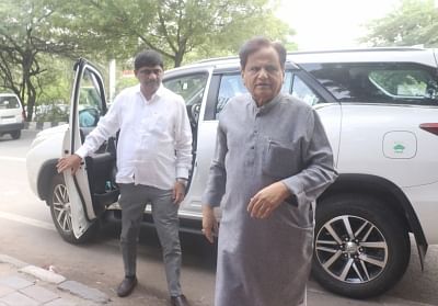 New Delhi: Congress leaders Ahmed Patel and D.K. Suresh arrive at Tihar Jail to meet former Karnataka Minister and senior party leader D.K. Shivakumar, in New Delhi on Sep 26, 2019. (Photo: IANS)