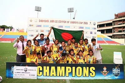 In the final of U17 Girls SubrotoCup International Football Tournament, Bangladesh Krida Shiksha Prothishtan successfully defended their title by defeating Nilmani English School, Manipur by a score line of 4-0.