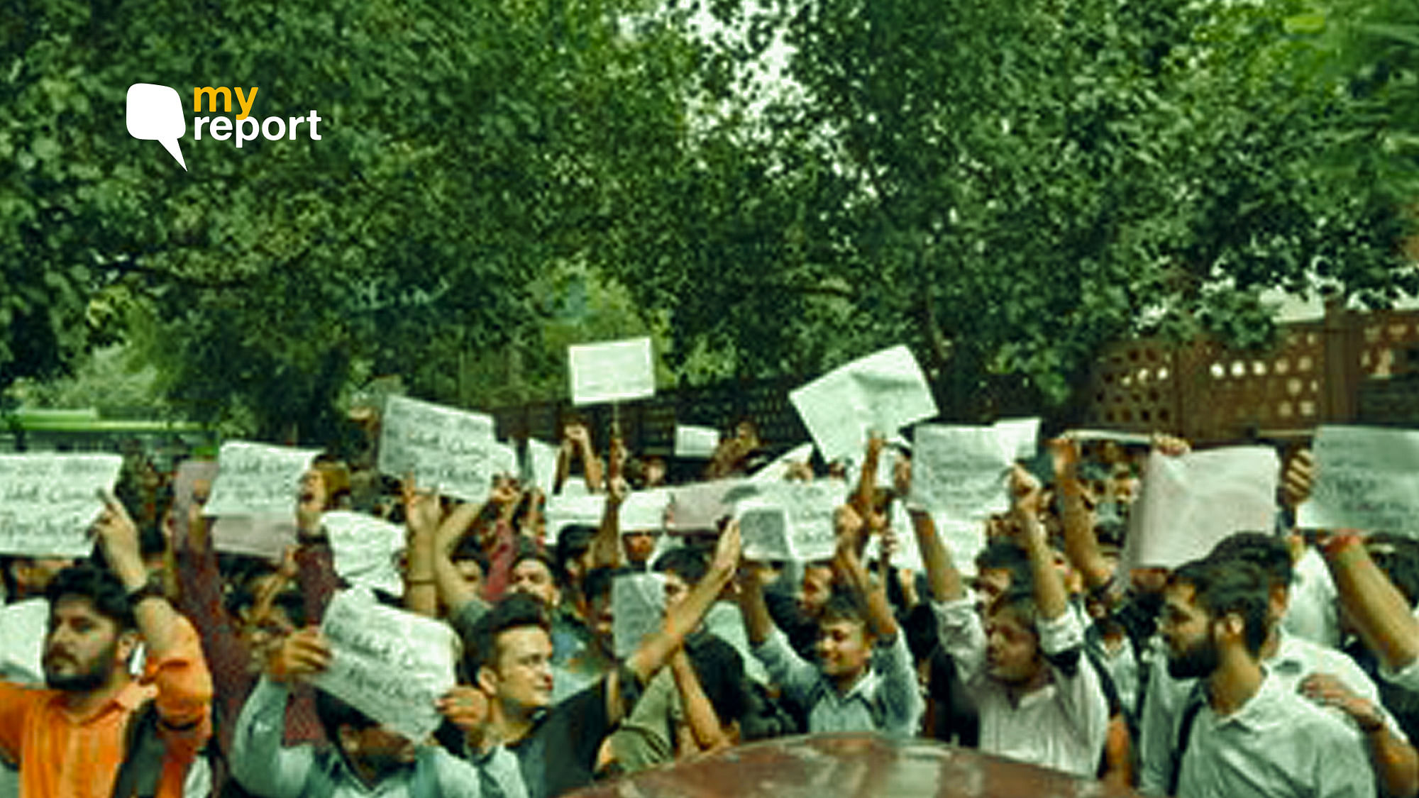 CA students stage a protest at ICAI headquarters in ITO, Delhi, on 23 September.