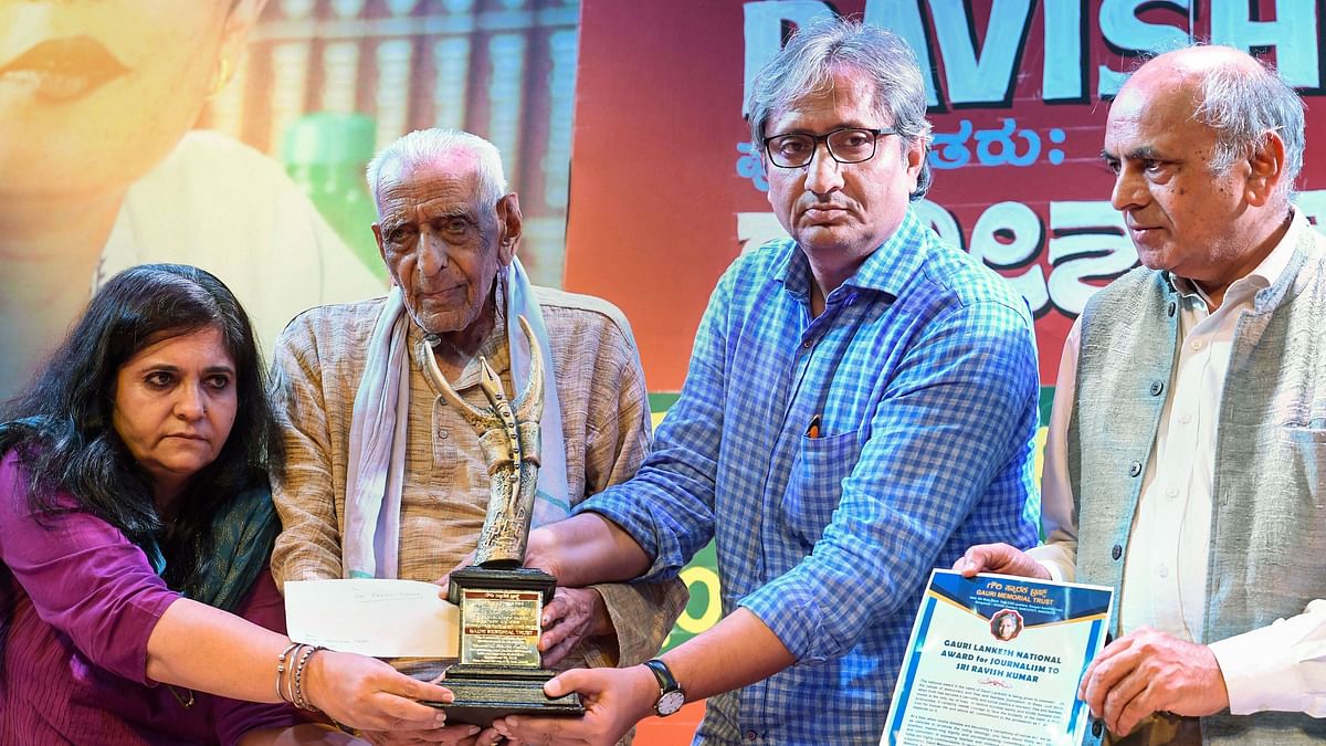  Magsaysay Awardee Ravish Kumar Bags First Gauri Lankesh Award