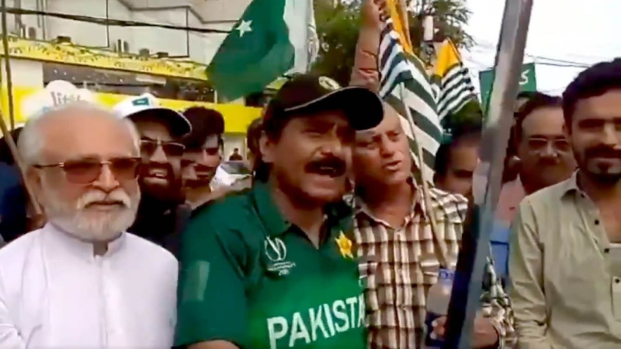 Former cricketer Javed Miandad has also spread venom with a video of him going viral on social media.