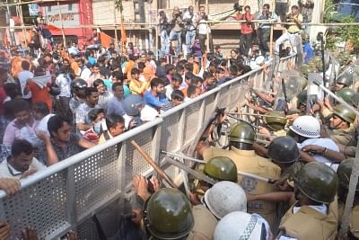 ABVP march to Jadavpur campus foiled, 7 activists hurt