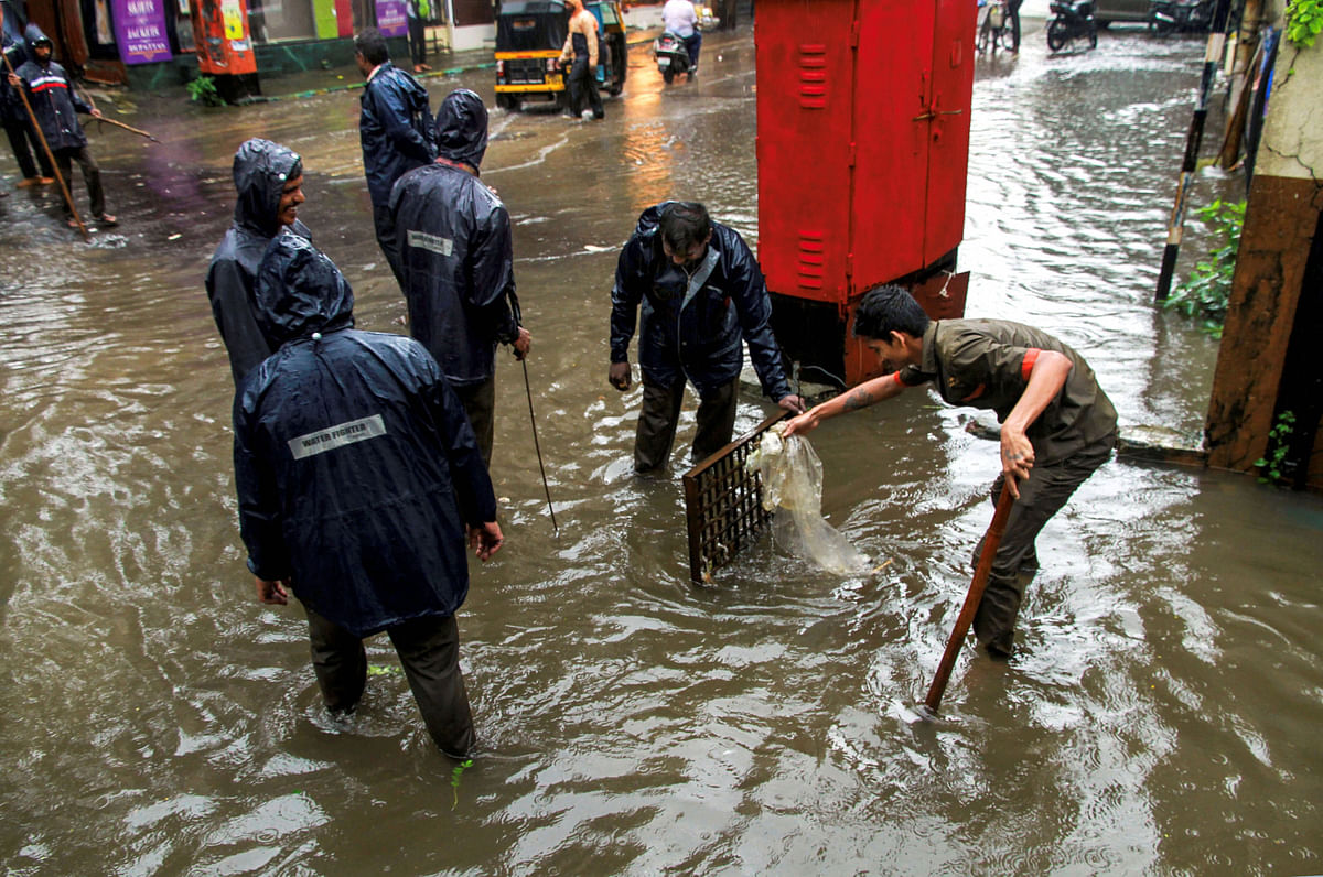 Mumbai Police also took to its Twitter handle to warn people to avoid areas that are heavily waterlogged.