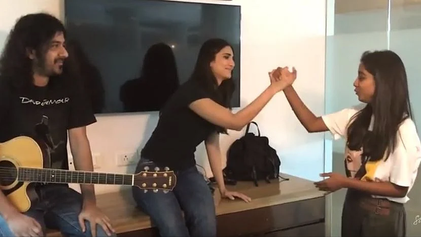Shilpa Rao and Vaani Kapoor during the ‘Ghungroo’ jam session. 
