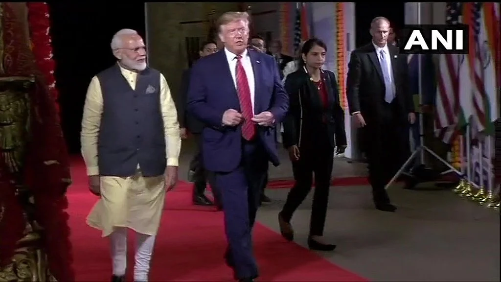 PM Modi & Trump End ‘Howdy, Modi’ With Victory Lap After Speeches