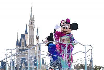 CHIBA, Jan. 1, 2019 (Xinhua) -- Disney characters react on a parade float during the new year celebration event at Tokyo Disneyland in Chiba, Japan, Jan. 1, 2019. (Xinhua/Du Xiaoyi/IANS)