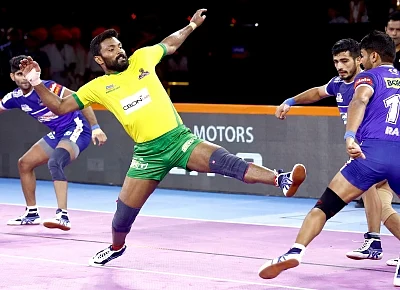 Pune: Players in action during Pro Kabaddi Season 7 match between Tamil Thalaivas and Haryana Steelers at Shree Shiv Chhatrapati Sports Complex in Pune on Sep 14, 2019. (Photo: IANS)