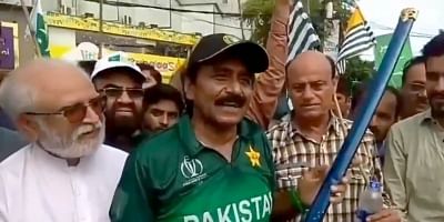 After Pakistan Prime Minister Imran Khan threatened India of a war over the Kashmir issue, former cricketer Javed Miandad has also spread venom with a video of him going viral on social media.
