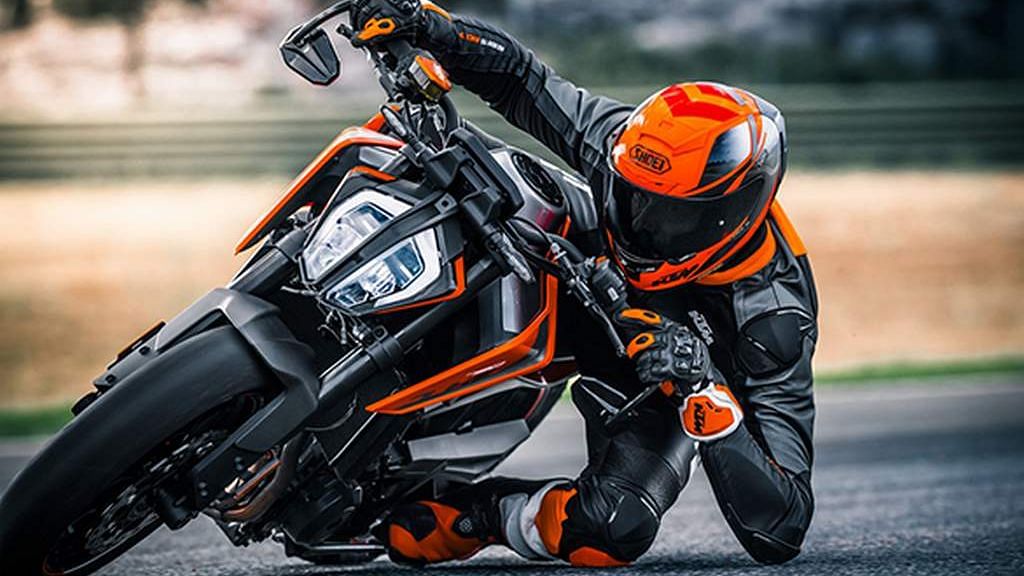 The KTM 790 Duke comes with a 799 cc parallel-twin engine and weighs just 169 Kg.