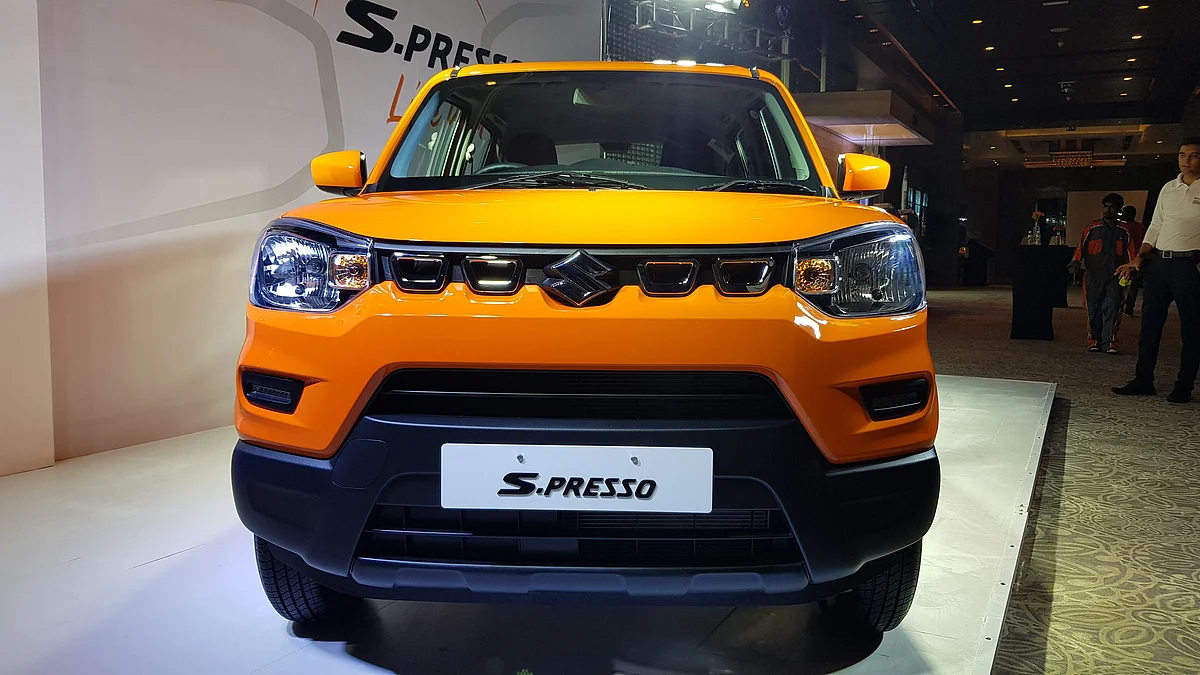 The chrome grille and daytime running lamps (in the fog lamp housing) are accessories only. 