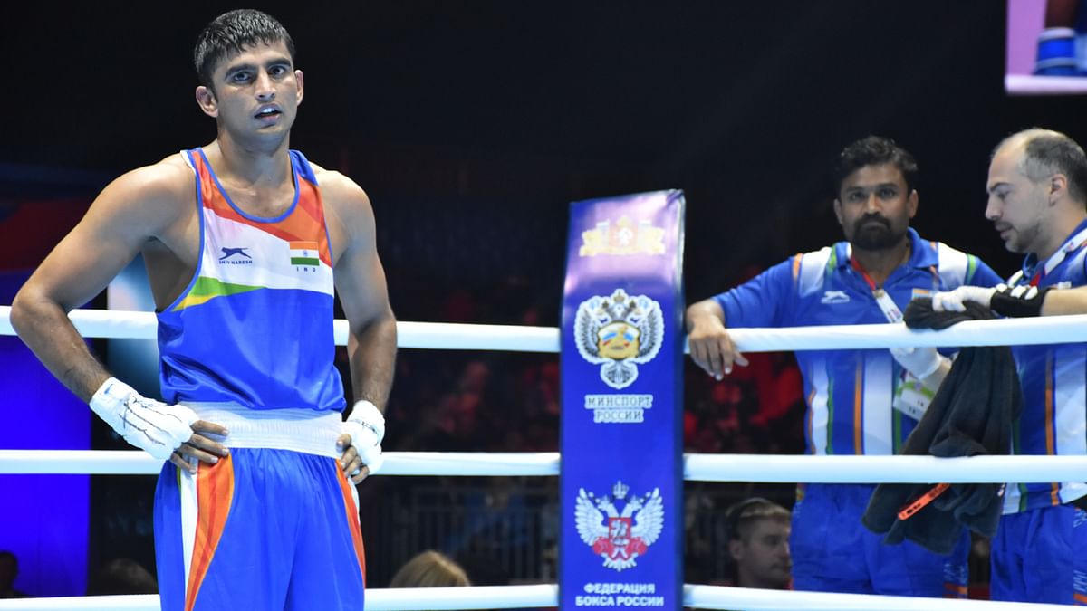  Manish Kaushik settled for bronze after losing 0:5 to Cuba’s Andy Cruz Gomes in the Men’s 63 kg semi-final.