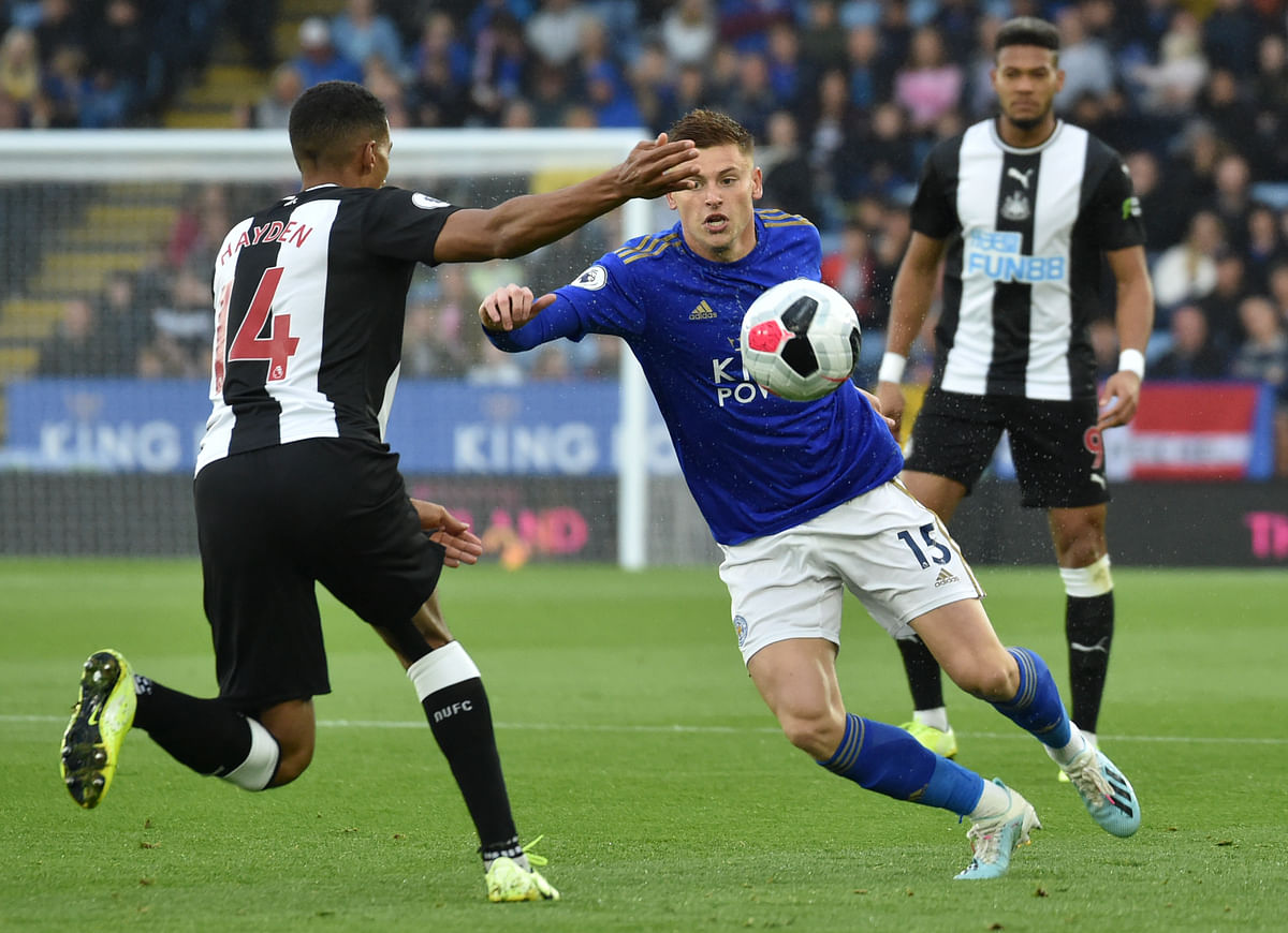 Leicester defeated 10-man Newcastle 5-0 on Sunday with Jamie Vardy bagging a second-half brace.