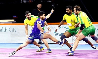Pune: Players in action during Pro Kabaddi Season 7 match between Tamil Thalaivas and Haryana Steelers at Shree Shiv Chhatrapati Sports Complex in Pune on Sep 14, 2019. (Photo: IANS)