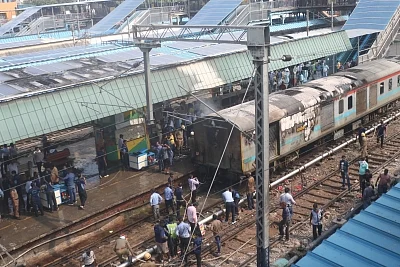 New Delhi: Firefighting operations underway at the New Delhi railway station where a fire broke out in the rear power car of the Chandigarh-Kochuvalli Express, on Sep 6, 2019. No one was injured in the incident that took place at 1.40 p.m. at platform No. 8. (Photo: IANS)