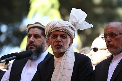 KABUL, June 4, 2019 (Xinhua) -- Afghan President Mohammad Ashraf Ghani (C) speaks during the Eid al-Fitr prayer at the presidential palace in Kabul, capital of Afghanistan, June 4, 2019. Afghan President Mohammad Ashraf Ghani on Tuesday expressed his government readiness to observe ceasefire if the Taliban outfit does. "The government of Afghanistan is always ready to observe ceasefire but the Taliban group isn