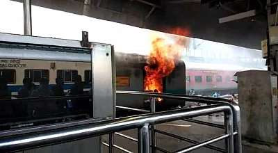 A major fire breaks out in the power car of the Chandigarh-Kochuvalli Express at platform No. 8 of the New Delhi railway station on Sep 6, 2019. (Photo: IANS)